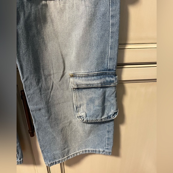👖 Edikted Tara Low Rise Denim Cargo Jeans - Picture 10 of 16